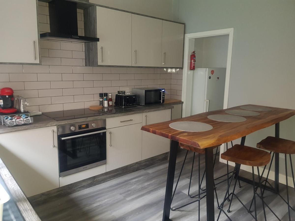 Highfields Living - All Rooms Ensuite- Free Wifi- Free Local Parking Sheffield Exterior photo