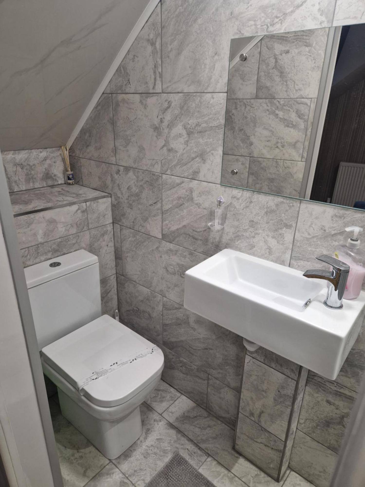 Highfields Living - All Rooms Ensuite- Free Wifi- Free Local Parking Sheffield Exterior photo
